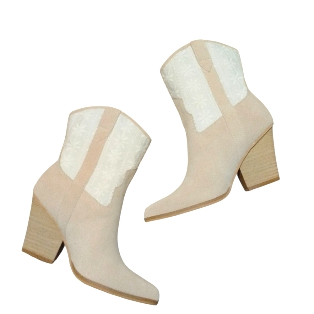 NEW Oasis Society Sutton Beige and White Western Ankle Boots Cowgirl Booties 6.5